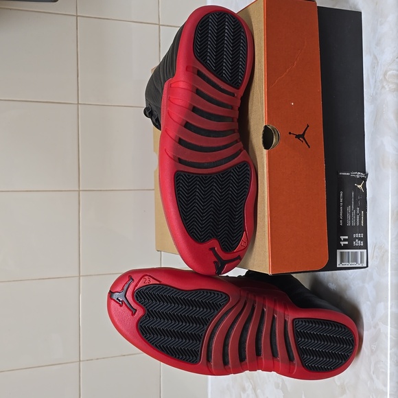 Air Jordan 12 Retro 'Flu Game' - Picture 6 of 9
